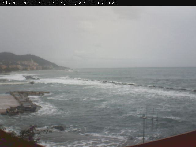 meteo Genova Liguria webcam - webca-mareggiata-diano-marina