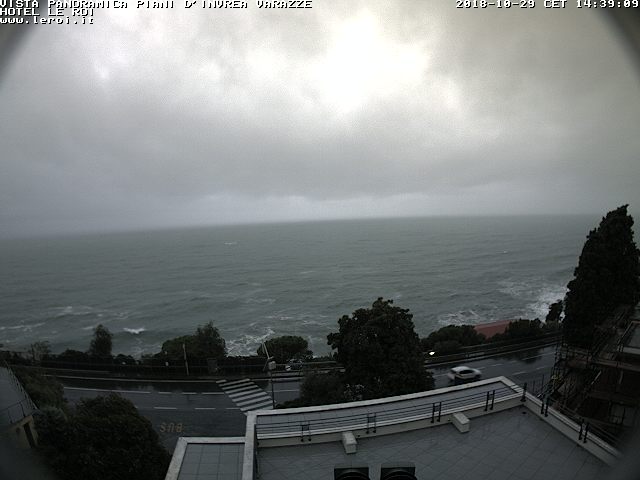 meteo Genova Liguria webcam - webcam-varazze-mareggiata