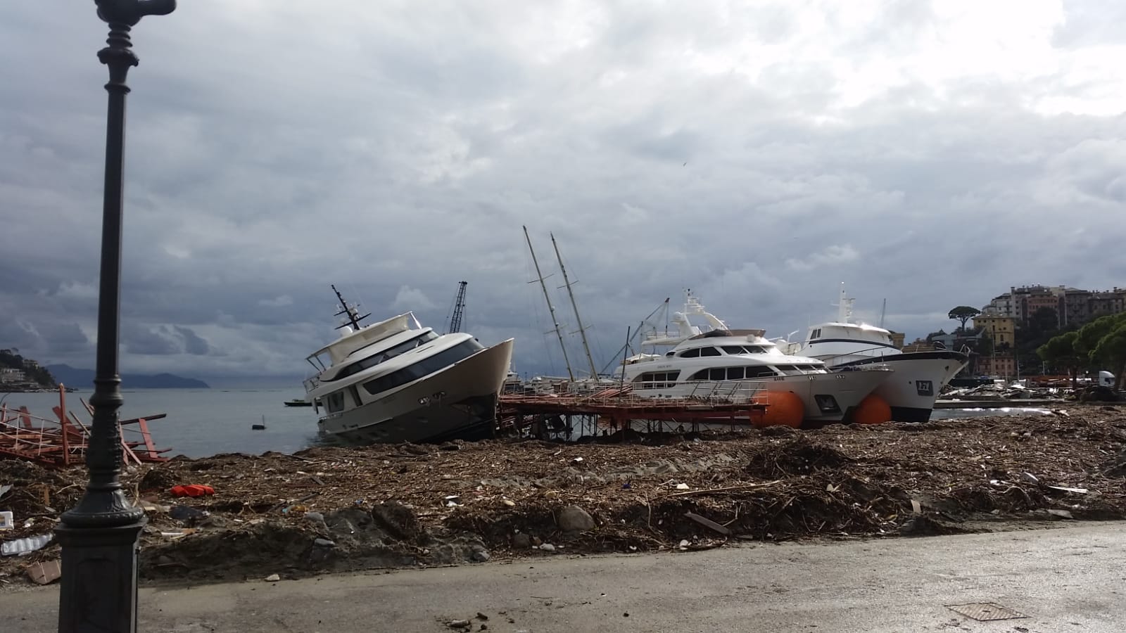 Rapallo, si recuperano i relitti nel porto