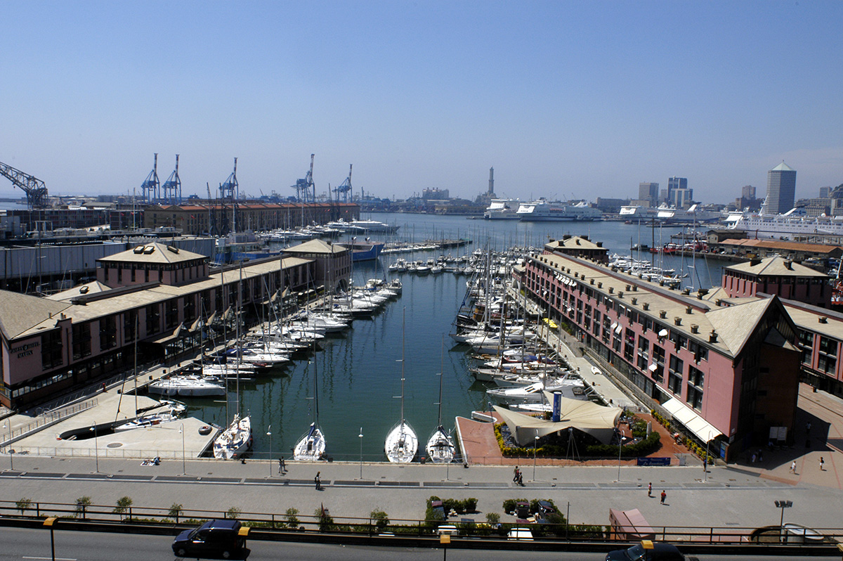 Marina-Porto-Antico-Genova-Porticciolo-vista-da-Sopraelevata-Aldo-Moro (3)