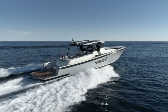 Bluegame Sport Utility Boat BG62