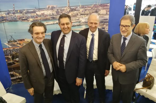 Ospite allo stand Liguria alla Bit anche il governatore della Lombardia, Fontana