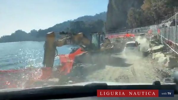 Il primo passaggio in auto sulla passerella della Cervara