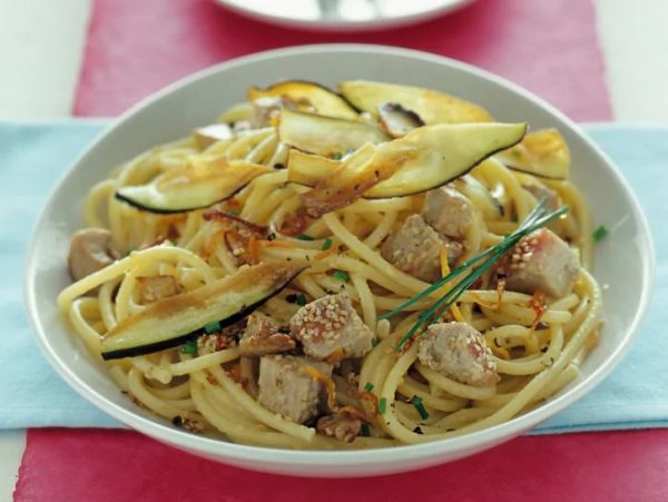 Ricetta ligure spaghetti tonno e melanzane fritte