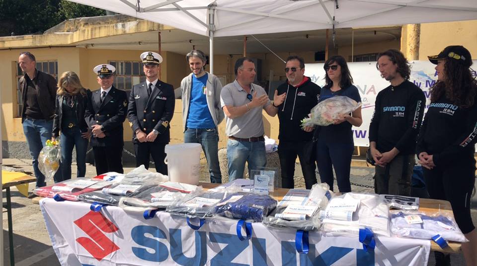 Suzuki A pesca di immondizia14