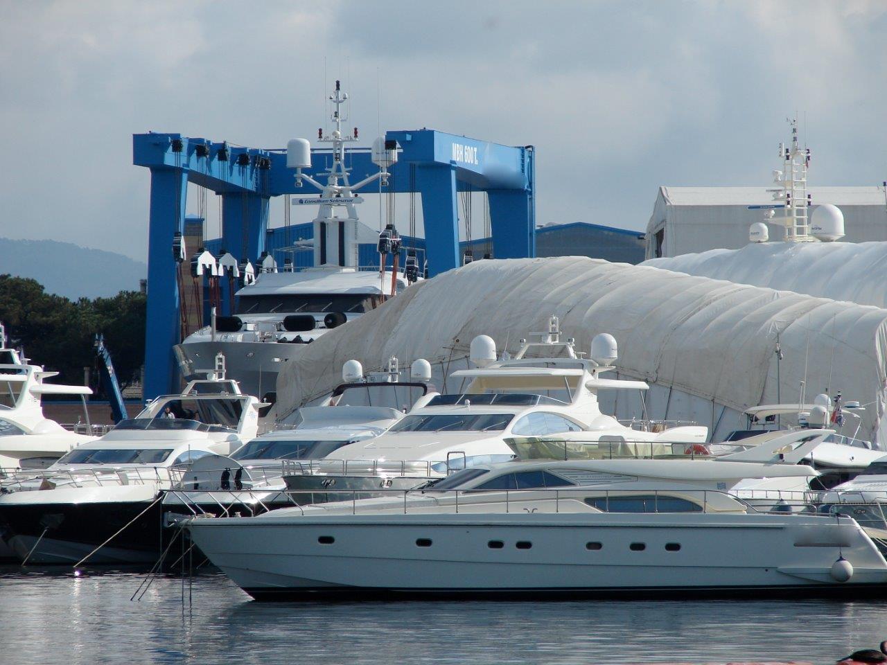 La Darsena Yacht di Viareggio