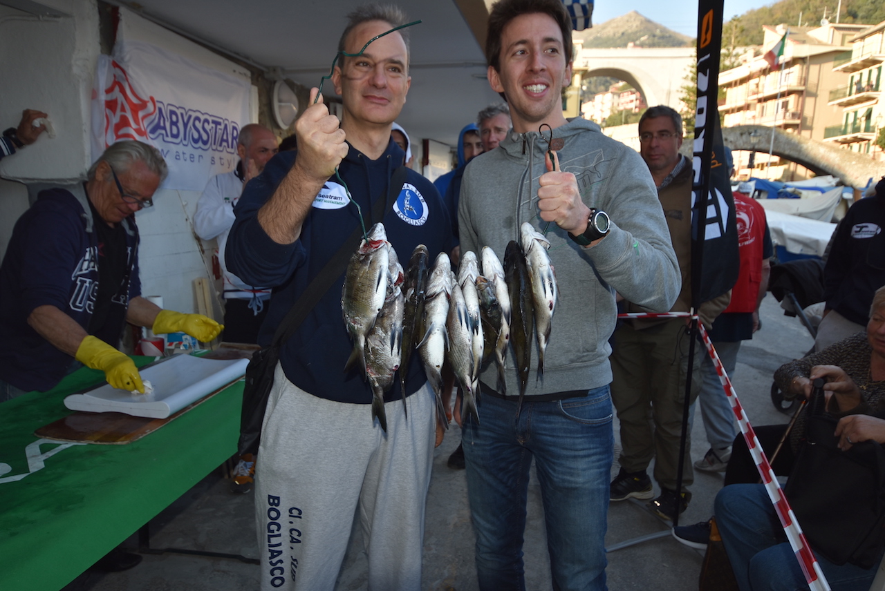 Dalla Chiesa e Mangia, vincitori della gara di pesca subacquea in apnea di Bogliasco edizione 2019