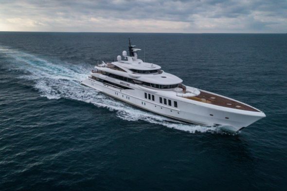 Spectre, il custom yacht di 69 metri di Benetti