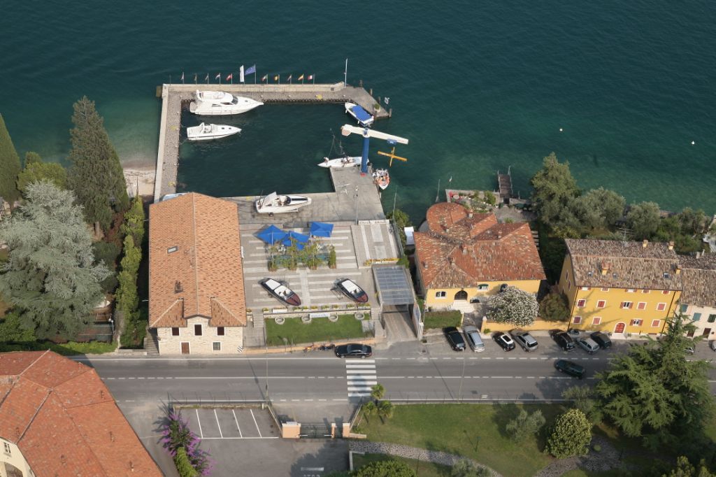 Il Cantiere Feltrinelli, sul Lago di Garda