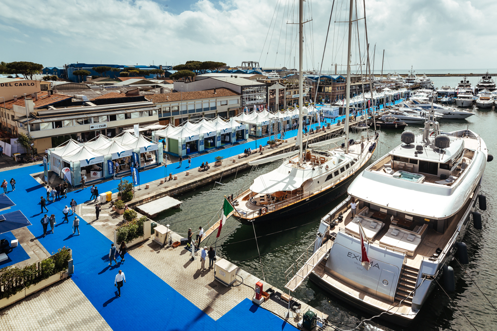 La darsena del Versilia Yachting rendez-vous