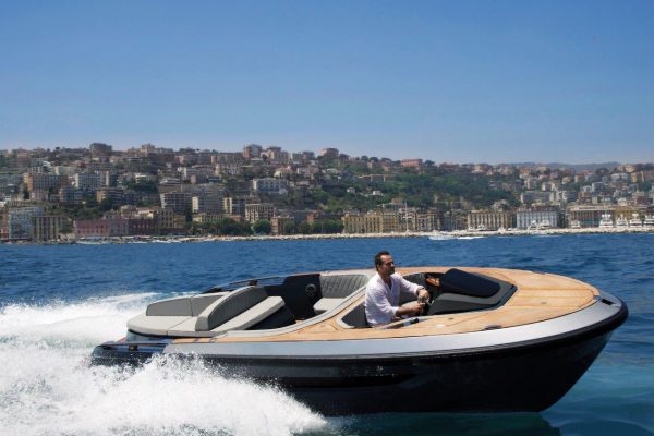 EVO T2, il tender custom di Evo Yachts che si trasforma in day cruiser