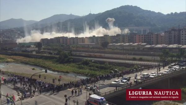 la demolizione del Ponte Morandi