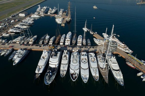 Mega yacht a Genova