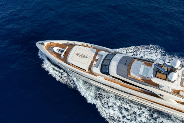 Ecco il nuovo gioiellino della Tankoa Yachts, l'S501 Hybrid