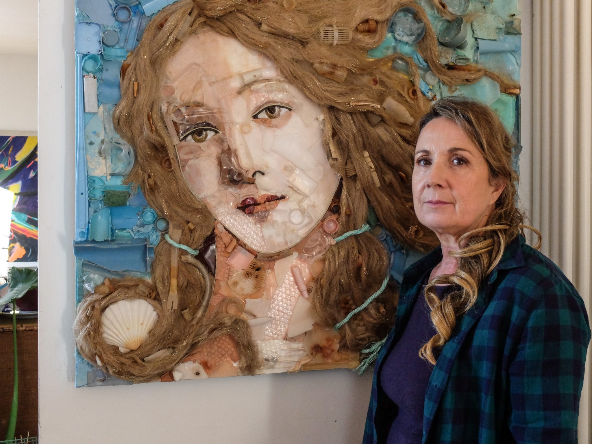 una rivisitazione della Venere di Botticelli realizzata con materiale riciclato di Annarita Serra