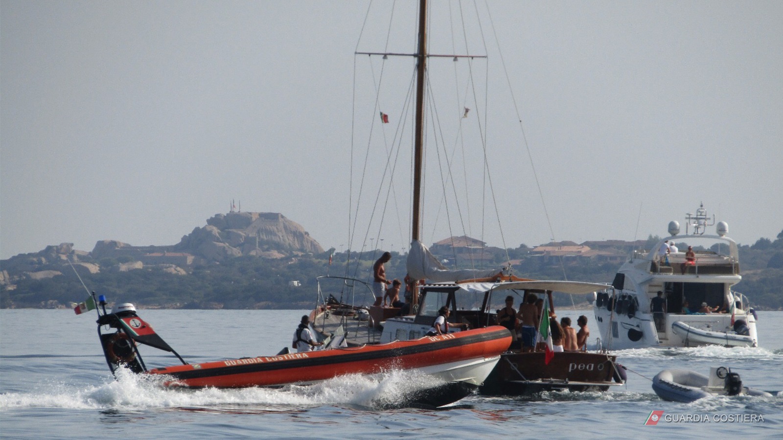 Controlli della Guardia Costiera in mare