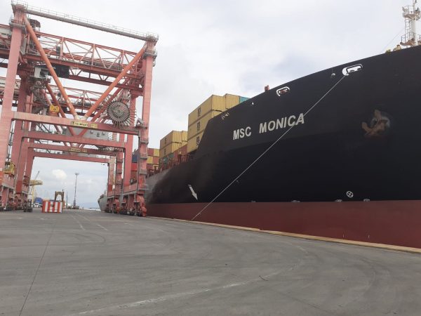 La MSC Monica al terminal IMT di Genova