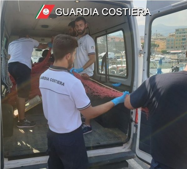 La rete sequestrata dalla Guardia Costiera di Sanremo