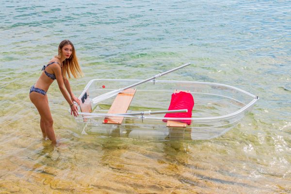 Al Salone una “finestra sul mare”, la lancia trasparente Coral View 250