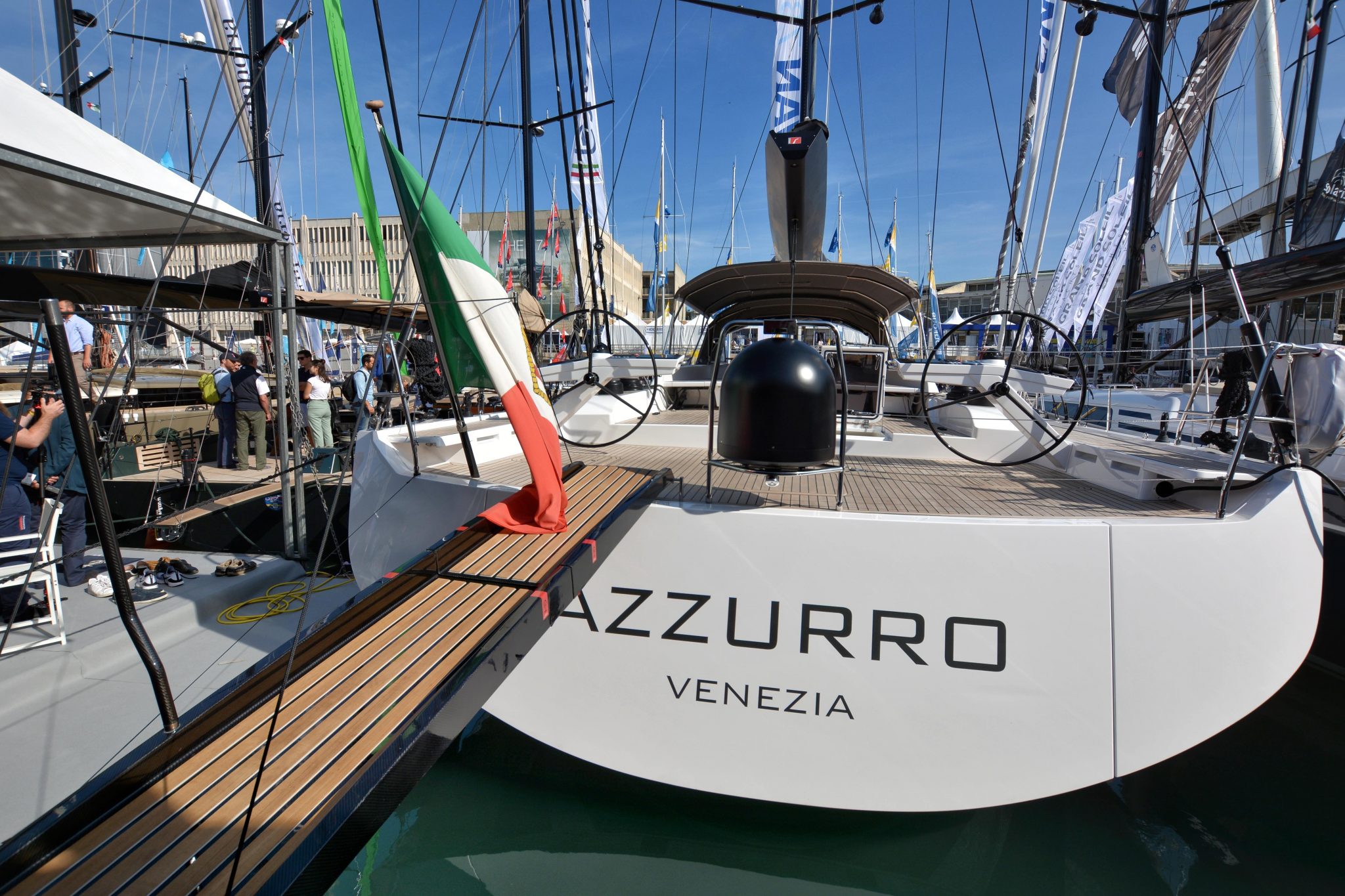 Azzurro Swan 78