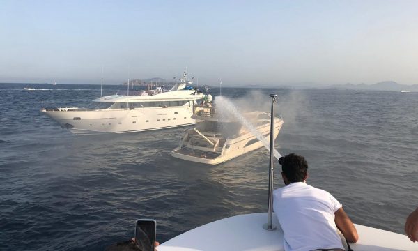 I soccorsi dalla prua del m/y Baraka