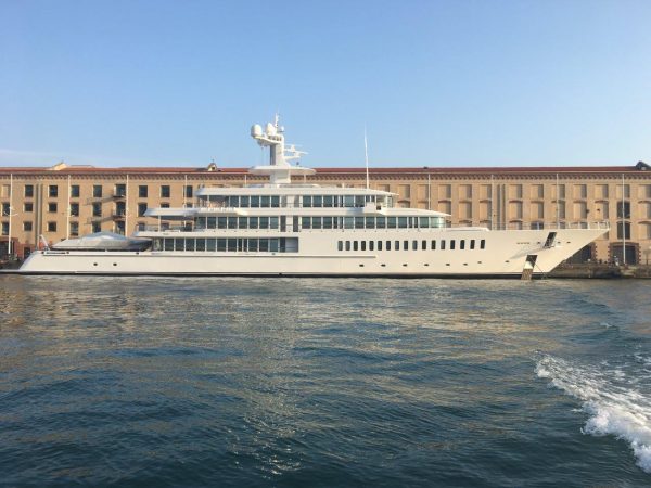 Il m/y Musashi a Genova