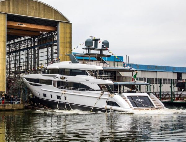 Il varo del Benetti Diamond 145