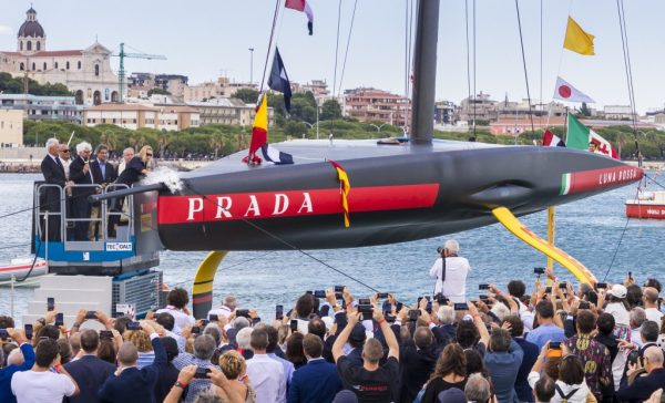 Il varo di AC75 Luna Rossa, a Cagliari