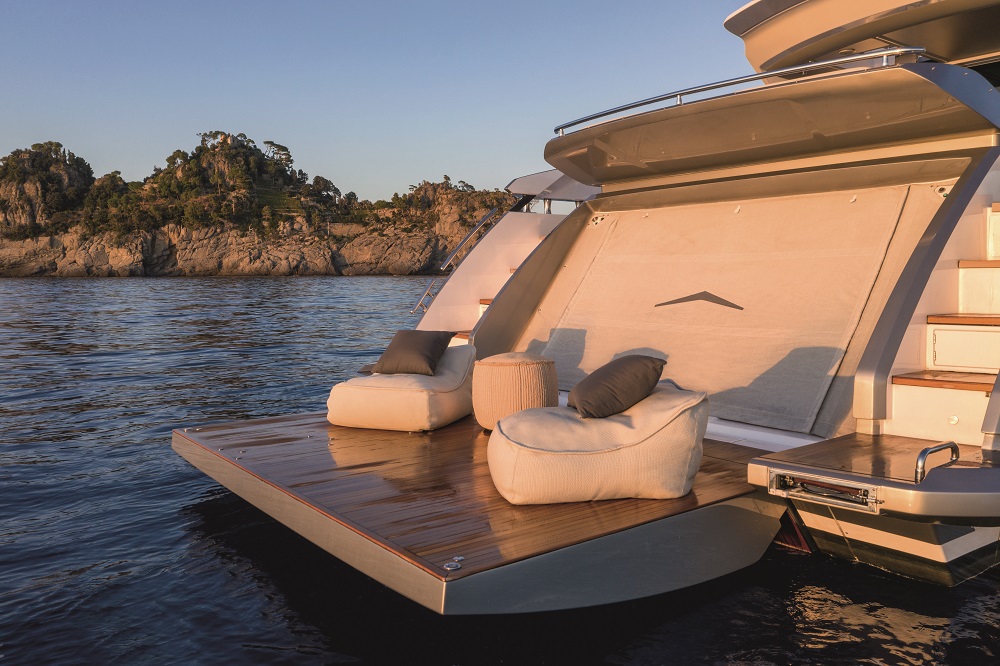 Azimut S8 Bathing Platform