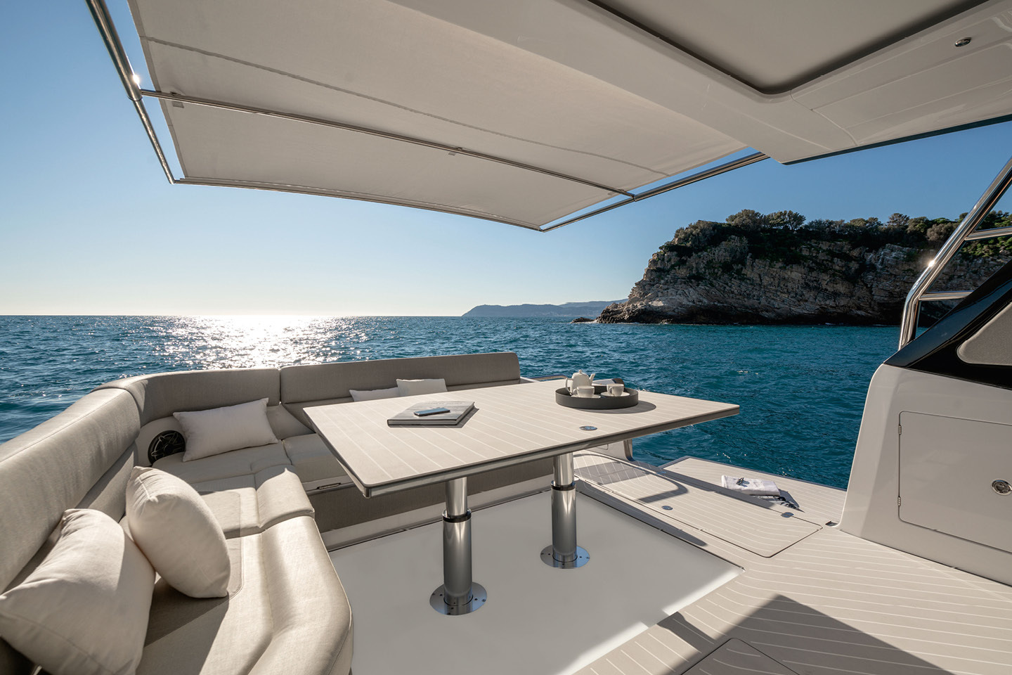 Azimut Verve 47 Exteriors (2)