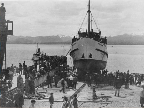 La gloriosa storia della Modesta Victoria, la nave che attraversò un oceano e un deserto per navigare in un lago