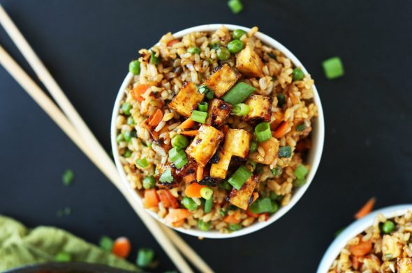 Exotic rice salad with prawns and mango