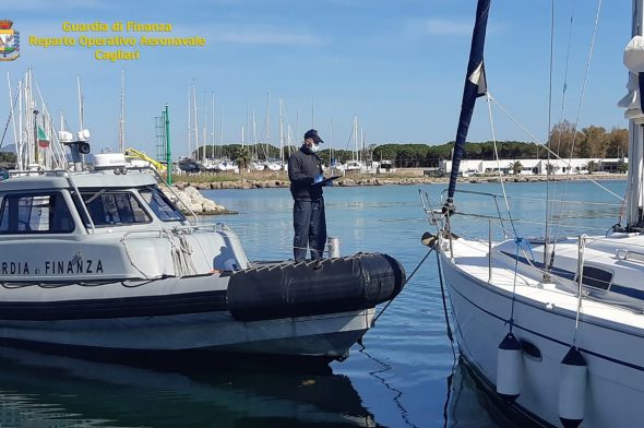 Controlli a bordo delle unità da parte della Guardia di Finanza