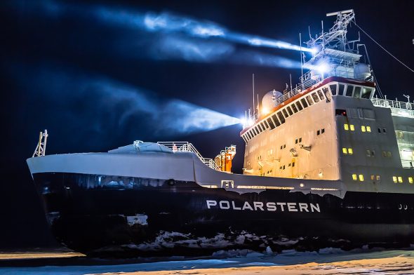 Adrift in the icy Arctic Sea. The adventurous mission of the ice breaker Polarstern