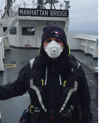 Un Pilota a bordo della Manhattan Bridge