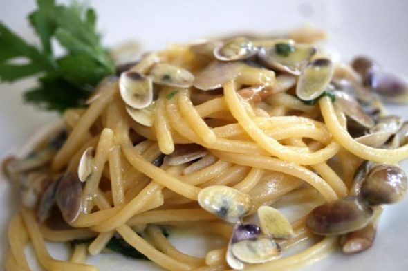 Spaghetti with clams