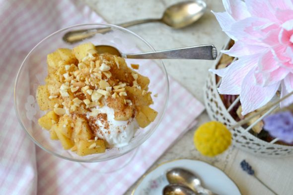Ice cream with Spiced Apples