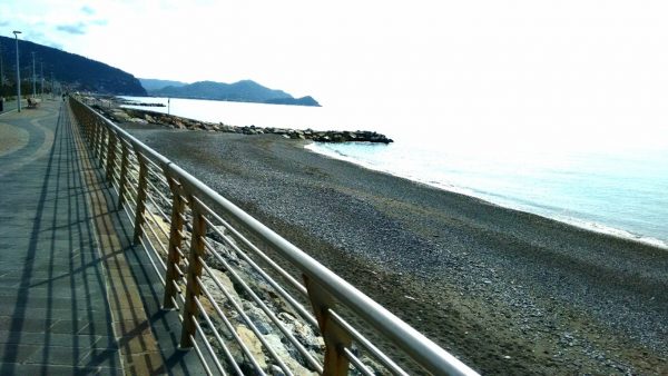 A walk along the seaside of Lavagna
