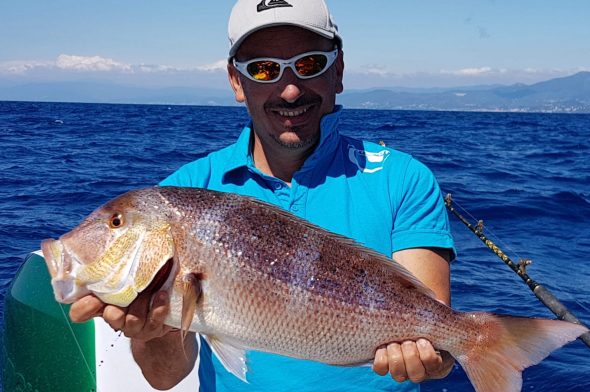 Fishing with Max! Fishing in shipwrecks