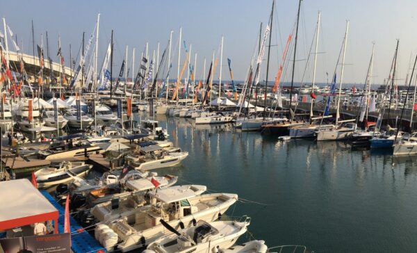 Liguria Nautica in inglese. Live now!