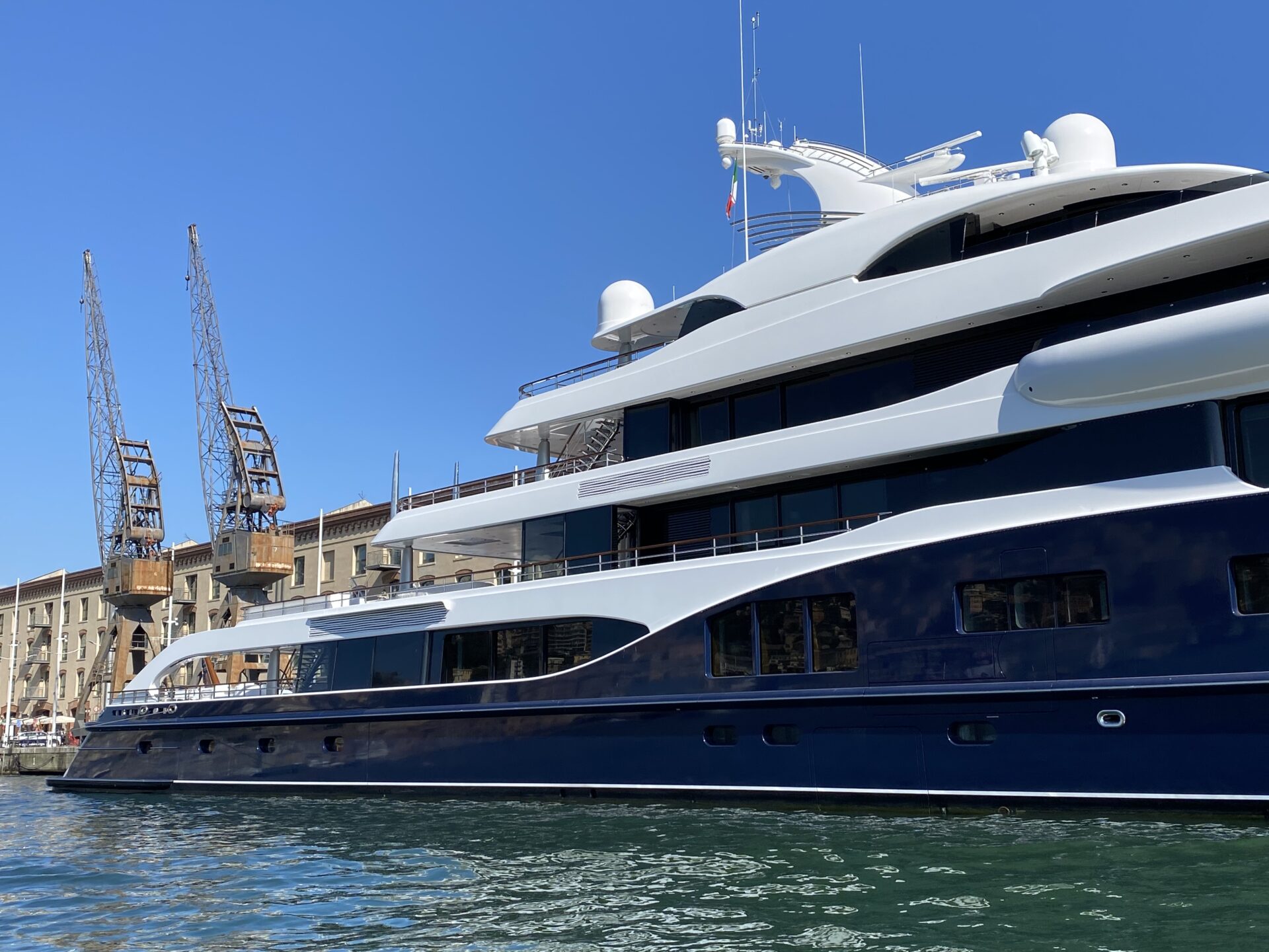 Symphony in Genoa. The giga yacht (102 metres) belonging to Monsieur Arnault  enchants the Porto Antico - Daily Nautica