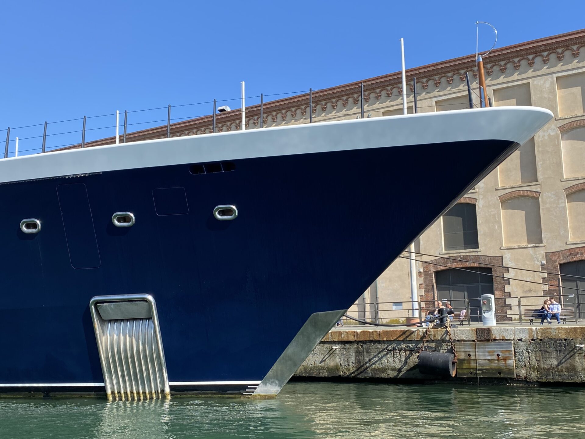 Symphony in Genoa. The giga yacht (102 metres) belonging to Monsieur Arnault  enchants the Porto Antico - Daily Nautica