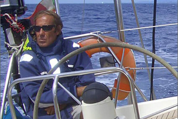“Il cacciatore di alisei” Carlo Venco a LN: “Non avevo idea di come si costruisse una barca ma sapevo che dovevo costruirla”
