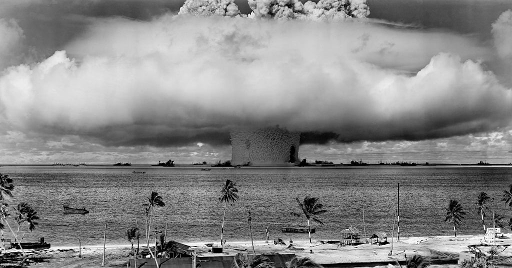 Atollo di Bikini, Operation_Crossroads_Baker 1946 (wikipedia)