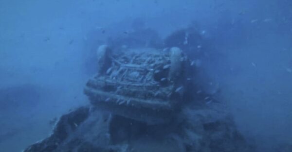 Nel mare della Liguria esiste un cimitero sommerso di 1000 auto
