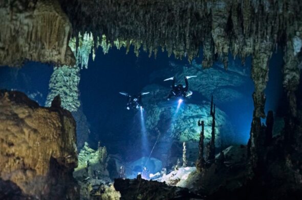all'interno del cenote Tortuga Cave