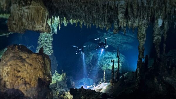 all'interno del cenote Tortuga Cave