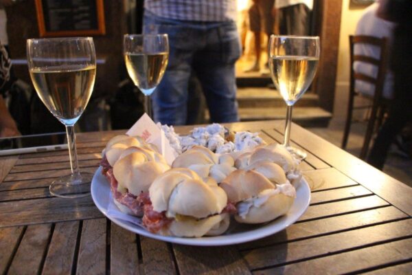 Scoprire le città a partire dal gusto. Così “Do eat better experience” abbina enogastronomia e tradizioni locali