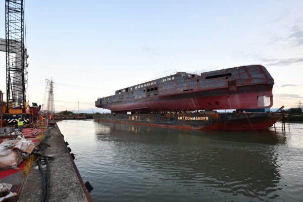 Dopo il varo tecnico il nuovo traghetto RFI “Iginia” è in viaggio: sarà ultimato a Genova