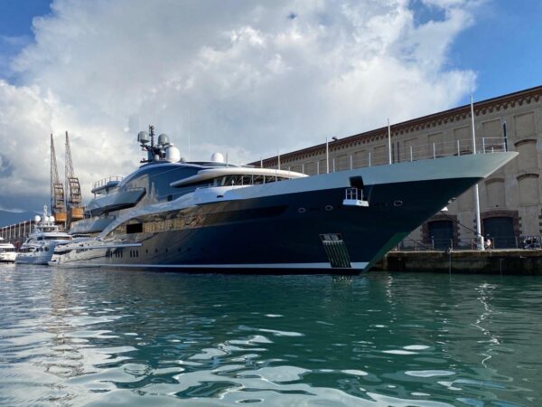 Il megayacht Dar Oceanco 90m a Genova